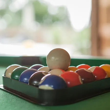 O לינה וארוחת בוקר 3*