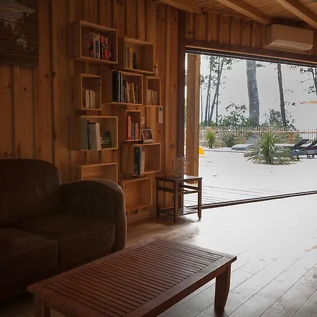 O לינה וארוחת בוקר 3*